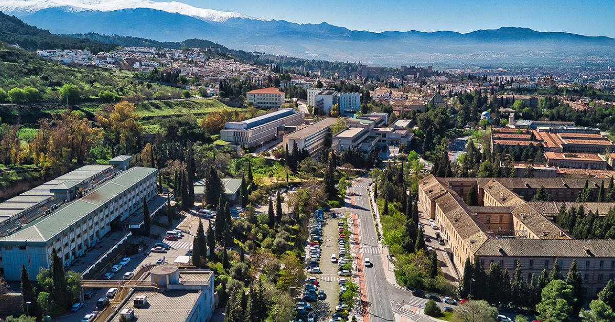 universidad de granada con estudiantes cbd