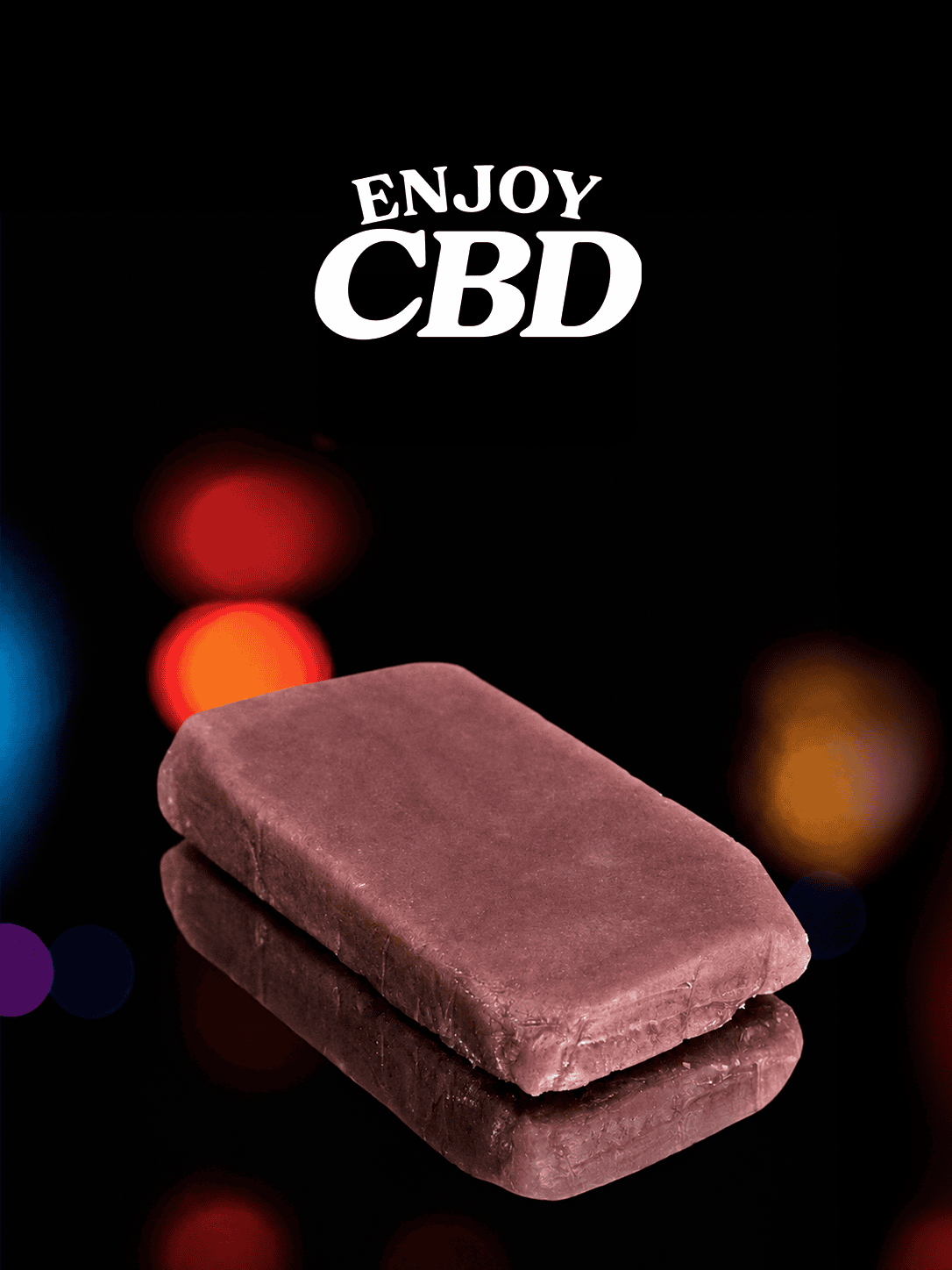 Galleta de CBD de chocolate con fondo oscuro y luces difusas.