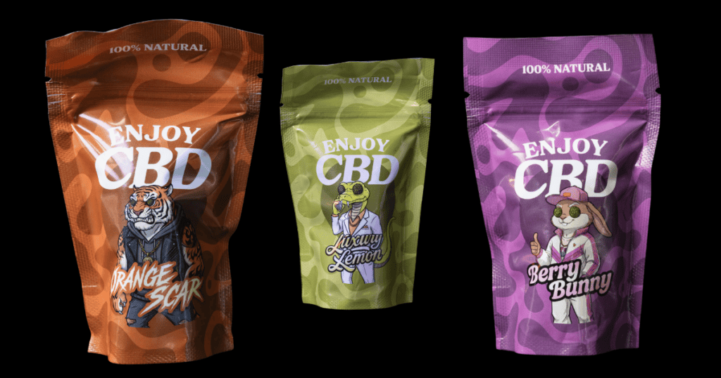 Tres bolsas de CBD con diseños coloridos y personajes de dibujos animados.